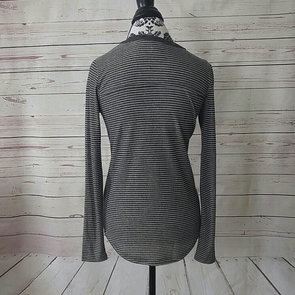 🎈Anthropologie Akemi + Kin Gray and matallic Top - Picture 4 of 5